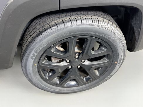 Used 2022 Jeep Renegade Altitude w/ Convenience Group image 29