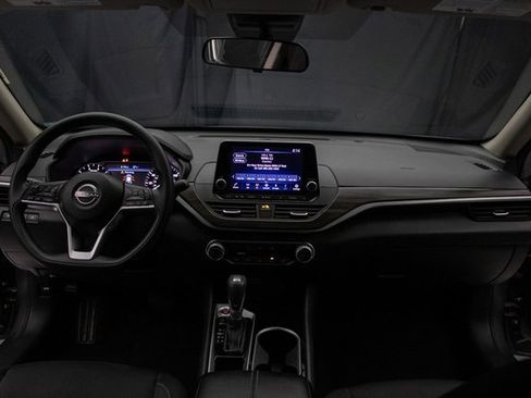 Used 2024 Nissan Altima 2.5 SV image 21