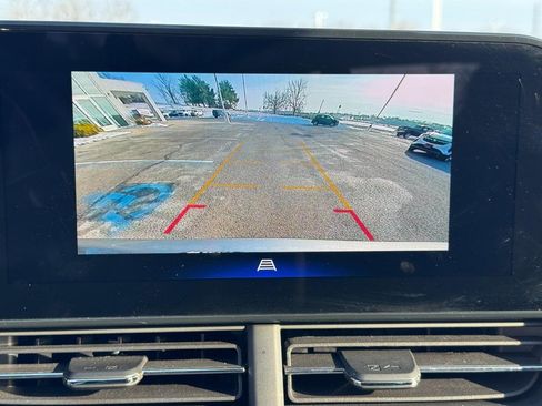 Used 2025 Chevrolet Trax LT w/ LT Convenience Package image 23