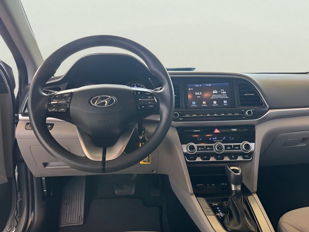 Used 2020 Hyundai Elantra SEL FWD image 27