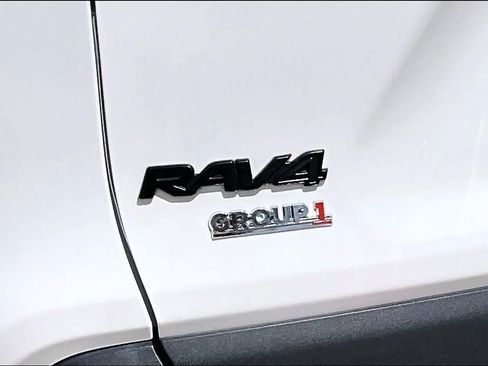 Used 2022 Toyota RAV4 LE AWD/4WD image 29