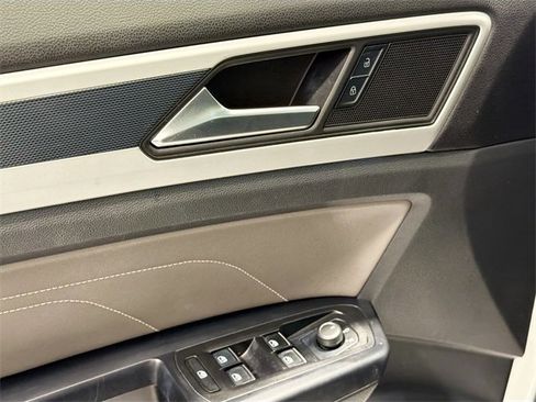 Used 2021 Volkswagen Atlas SEL R-Line image 16