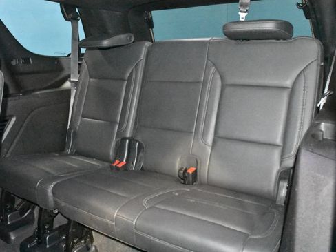 Used 2021 Chevrolet Tahoe Z71 w/ Luxury Package AWD/4WD image 25