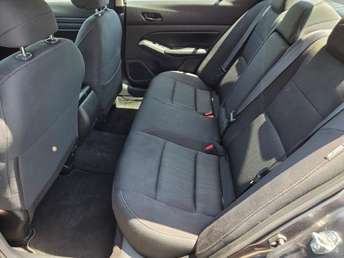 Used 2025 Nissan Altima 2.5 SV FWD image 35