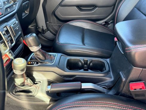 Used 2019 Jeep Wrangler Unlimited Rubicon image 13