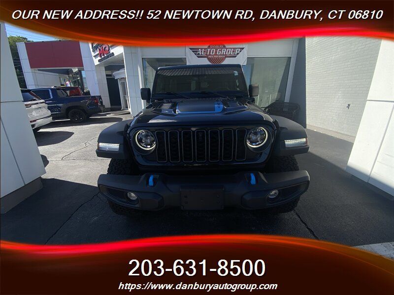 Used 2024 Jeep Wrangler Unlimited Rubicon 4xe w/ Technology Group AWD/4WD image 12