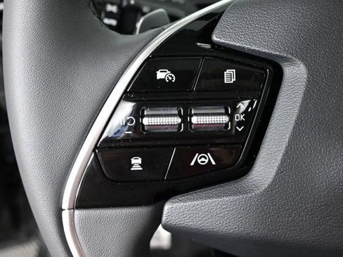 New 2025 Kia Niro EX Touring image 19