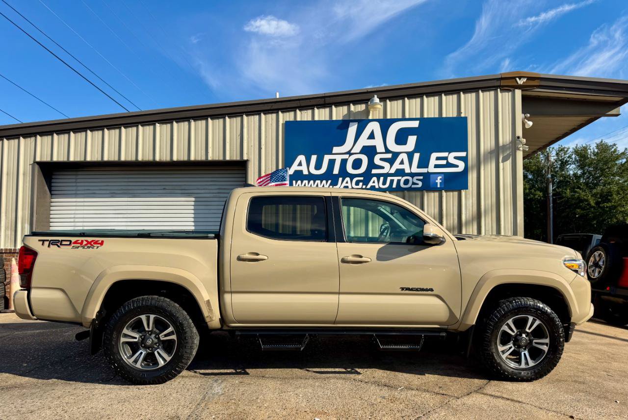 Used 2019 Toyota Tacoma TRD Sport AWD/4WD image 14