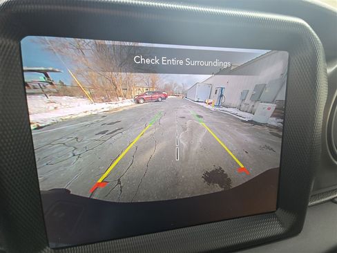 Used 2023 Jeep Gladiator Willys image 15