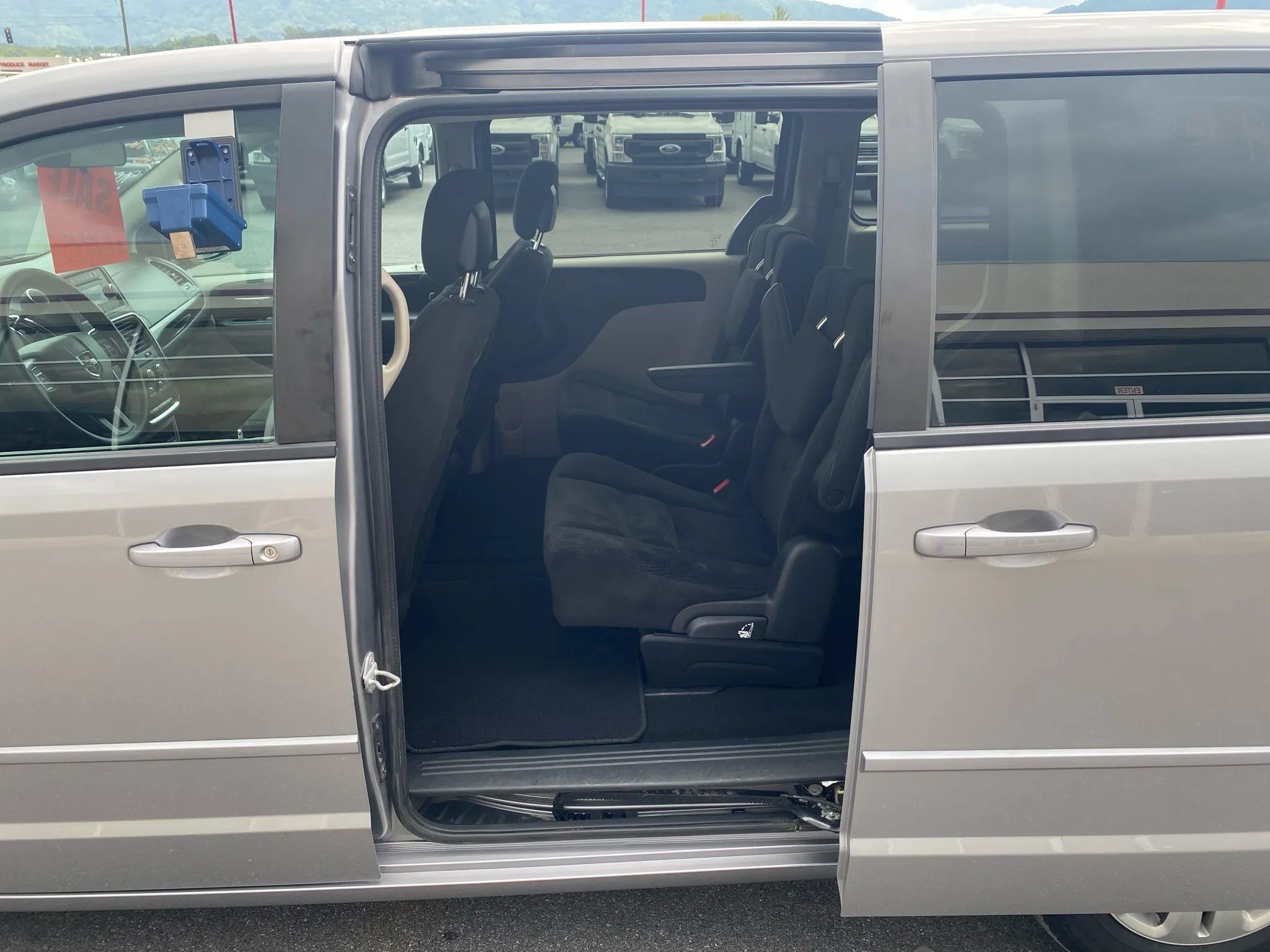 Used 2016 Dodge Grand Caravan SE w/ Quick Order Package 29E SE FWD image 20