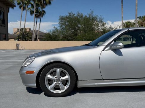 Used 2001 Mercedes-Benz SLK 320 image 4