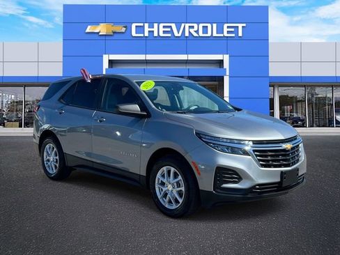 Used 2023 Chevrolet Equinox LS w/ LS Convenience Package image 1