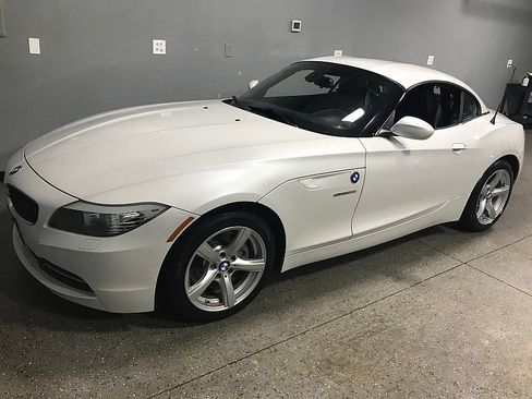 Used 2012 BMW Z4 sDrive28i image 7