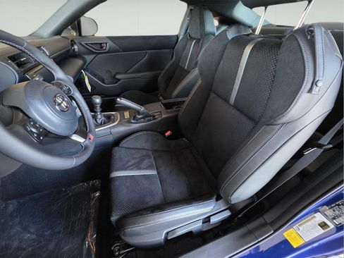 New 2025 Toyota GR86 Premium image 12