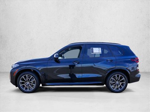Certified 2024 BMW X5 xDrive40i w/ M Sport Package AWD/4WD image 8