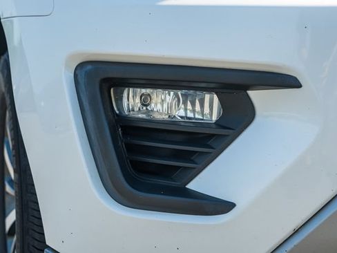 Used 2018 Ford Expedition XLT w/ Equipment Group 202A AWD/4WD image 20