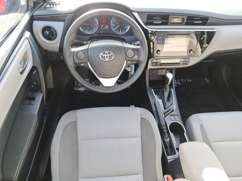 Used 2017 Toyota Corolla LE image 10