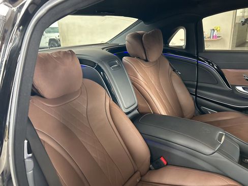 Used 2017 Mercedes-Benz Maybach S 550 4MATIC image 33