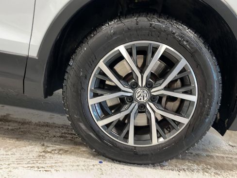 Used 2018 Volkswagen Tiguan SEL image 25