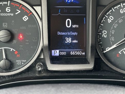 Used 2021 Toyota Tacoma TRD Sport w/ Technology Package image 23