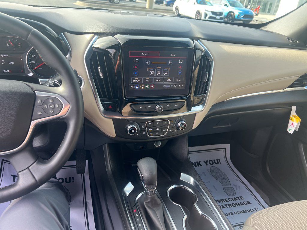 Used 2023 Chevrolet Traverse LT FWD image 17