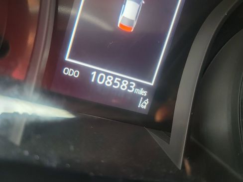 Certified 2021 Toyota Camry SE image 32