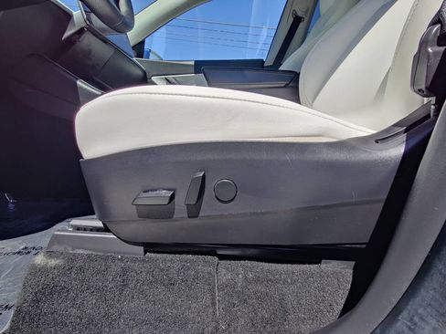 Used 2020 Tesla Model Y Long Range image 20