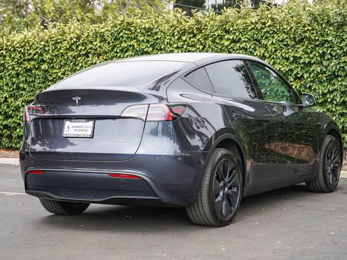 Used 2025 Tesla Model Y Long Range AWD/4WD image 6