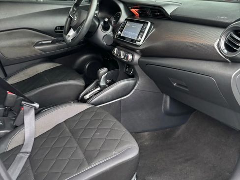 Used 2019 Nissan Kicks S image 15