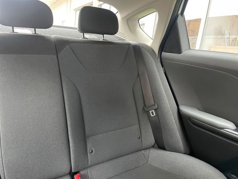 Used 2025 Kia K4 LXS image 36