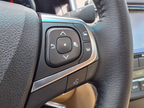 Used 2017 Toyota Camry XLE FWD image 22