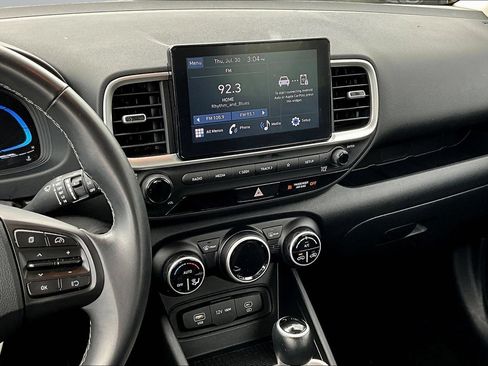 Used 2025 Hyundai Venue SEL FWD image 9