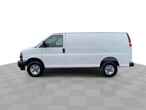 New 2026 GMC Savana 3500 w/ Driver Convenience Package RWD image 5