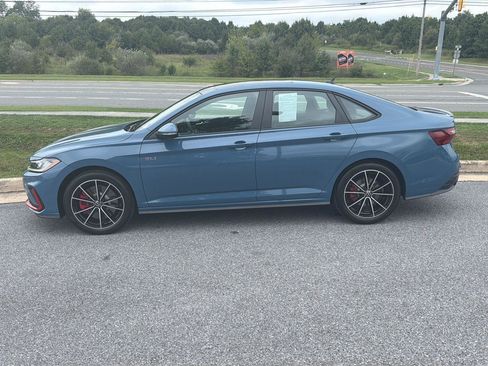 Used 2025 Volkswagen Jetta GLI Autobahn FWD image 6