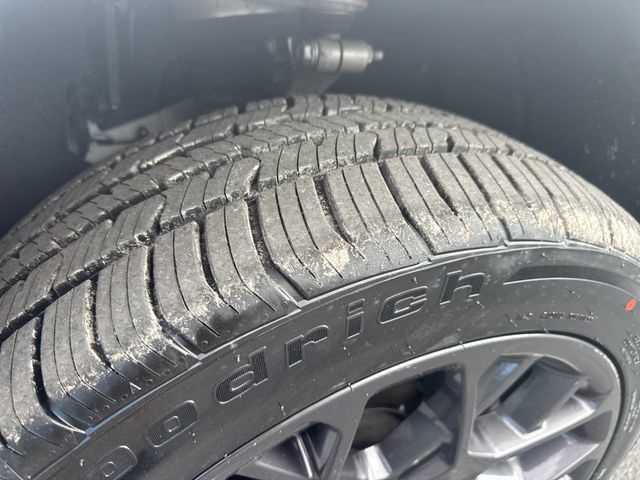 Used 2023 Jeep Grand Cherokee L Summit AWD/4WD image 5