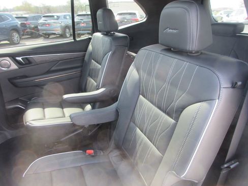 New 2026 Buick Enclave Avenir w/ Super Cruise Package AWD/4WD image 13