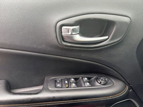 Certified 2021 Jeep Compass Latitude image 26