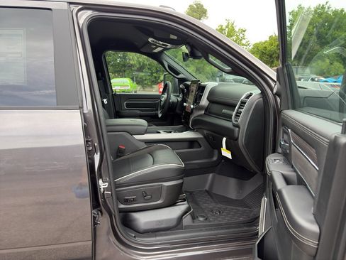 New 2026 RAM 2500 Laramie AWD/4WD image 15