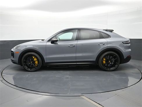 Used 2023 Porsche Cayenne Turbo GT image 2