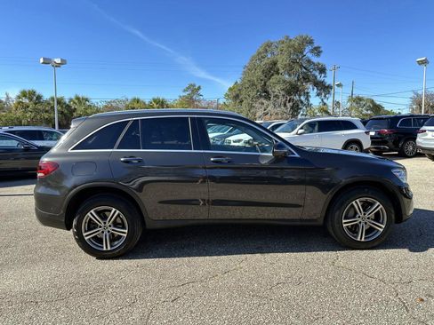 Used 2021 Mercedes-Benz GLC 300 image 6