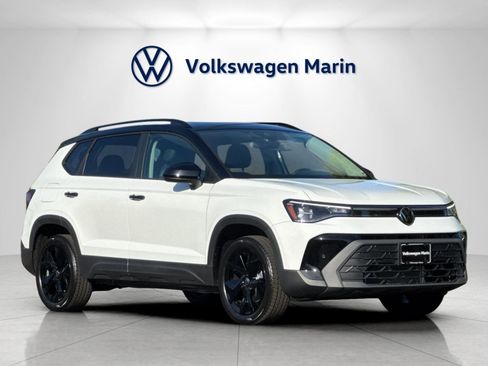 New 2026 Volkswagen Taos SE FWD image 7