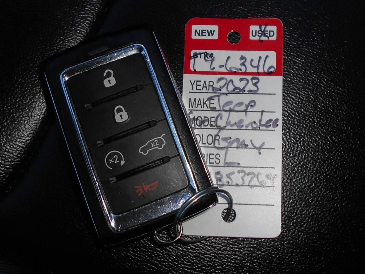 Certified 2023 Jeep Grand Cherokee L Limited AWD/4WD image 11