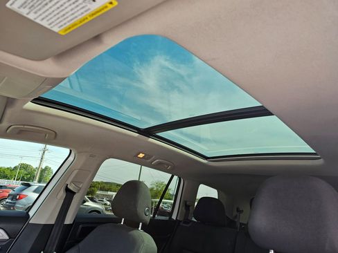 Used 2018 Volkswagen Atlas Launch Edition image 9