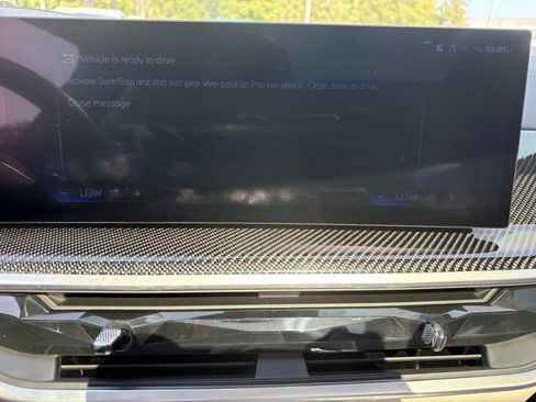 Used 2025 BMW X7 M60i AWD/4WD image 29