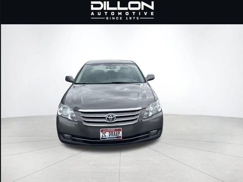 Used 2006 Toyota Avalon XLS FWD image 2