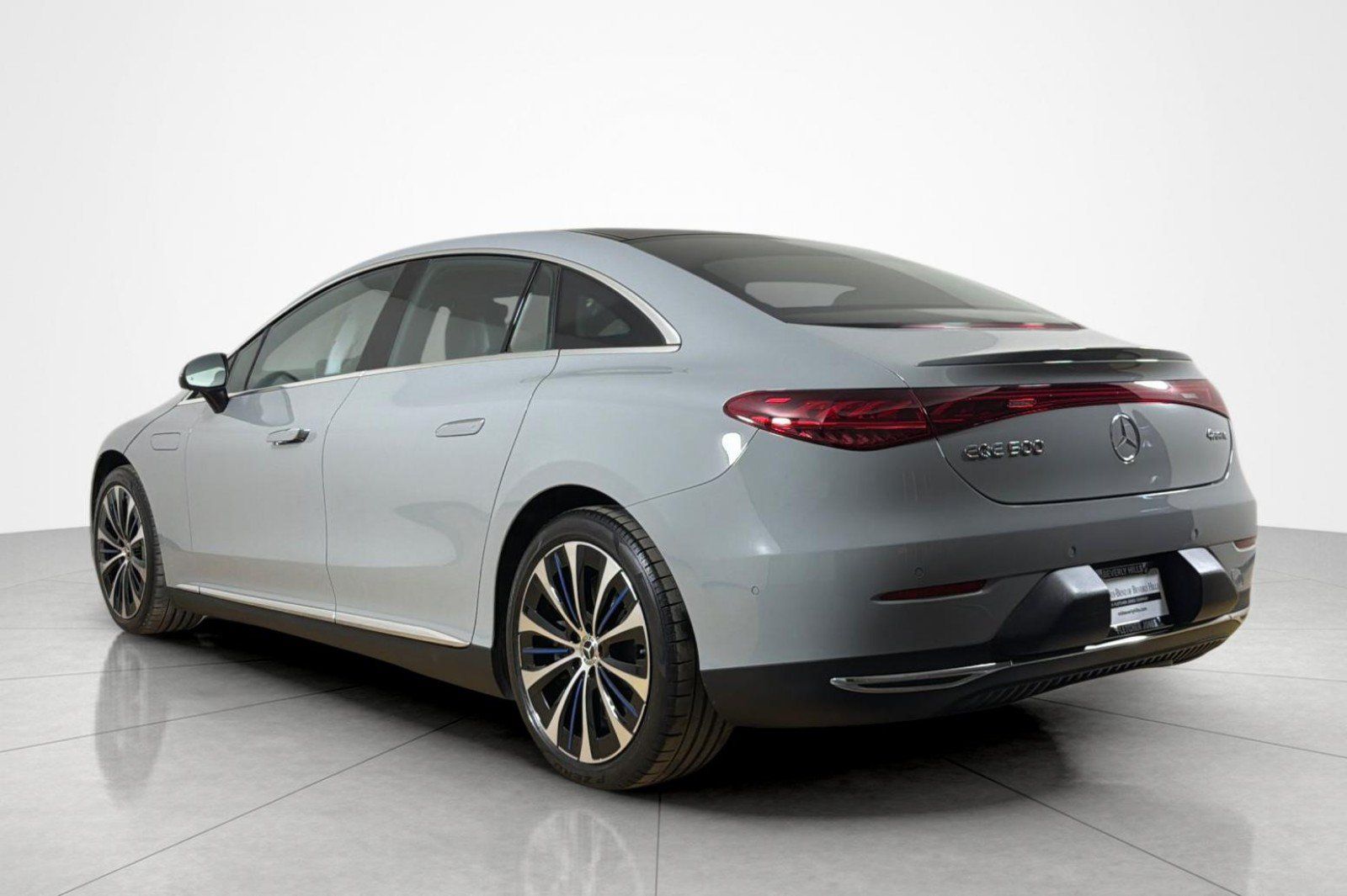 Used 2023 Mercedes-Benz EQE 500 4MATIC Sedan image 3