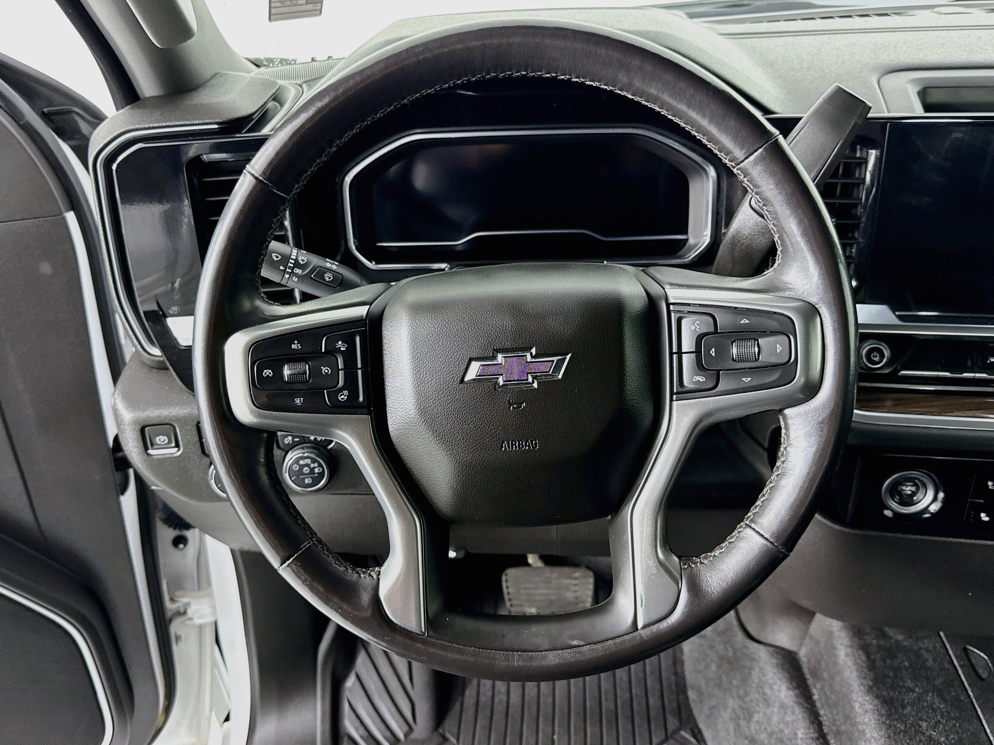 Certified 2022 Chevrolet Silverado 1500 RST AWD/4WD image 11