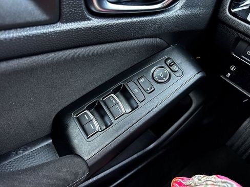 Used 2023 Honda Civic Sport image 13