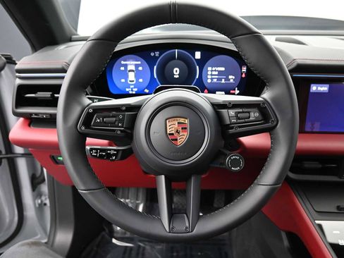 New 2026 Porsche Macan 4 Electric image 4