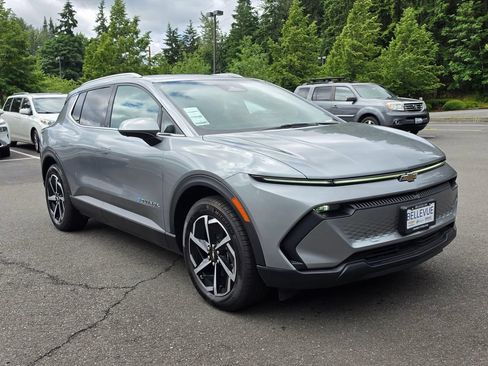 New 2026 Chevrolet Equinox EV LT AWD/4WD image 7